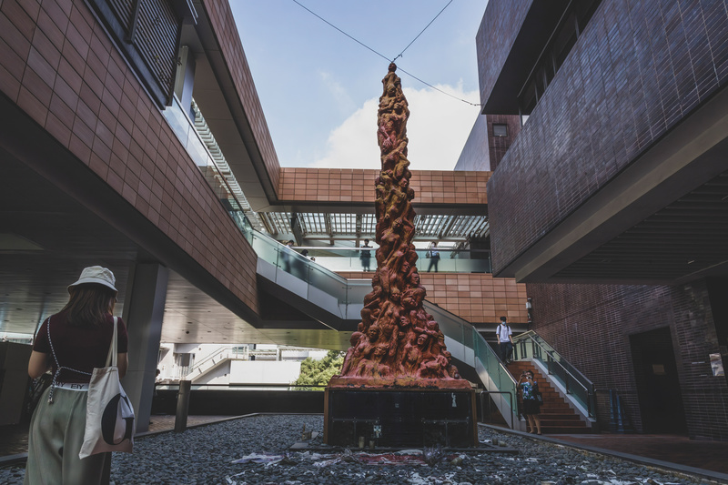 國殤之柱雕塑由丹麥藝術家所造，此前曾矗立在香港大學校園20年之久，2021年12月深夜校方突然悄悄移走雕塑。（攝影／SOPA Images/LightRocket via Getty Images／Charlène Flores）