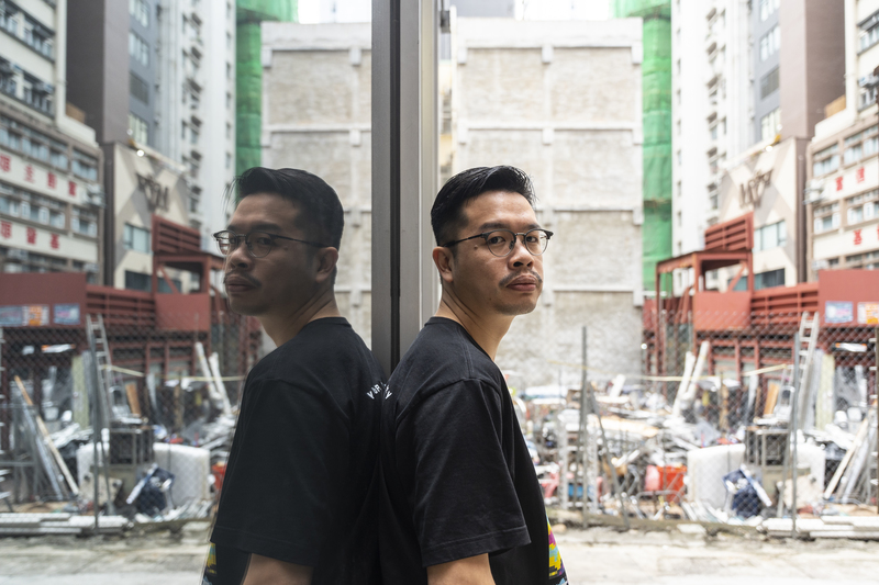 香港導演何爵天首部作品《正義迴廊》，今年初打破香港限制級影片的票房紀錄。他與一群年輕導演都較少涉獵動作片，多探索香港社會題材。（攝影／陳朗熹）