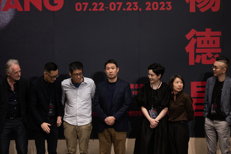 2023年7月23日，濱口龍介（中）出席台北市立美術館的「一一重構：楊德昌」國際論壇，分享楊德昌的電影作品對他創作歷程的影響。（攝影／楊子磊）