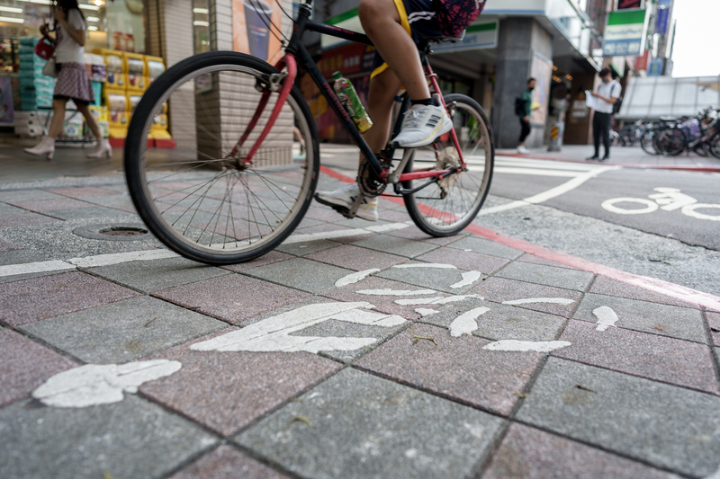 【投書】騎腳踏車上路像是一場障礙賽？台灣自行車道四大不友善設計
