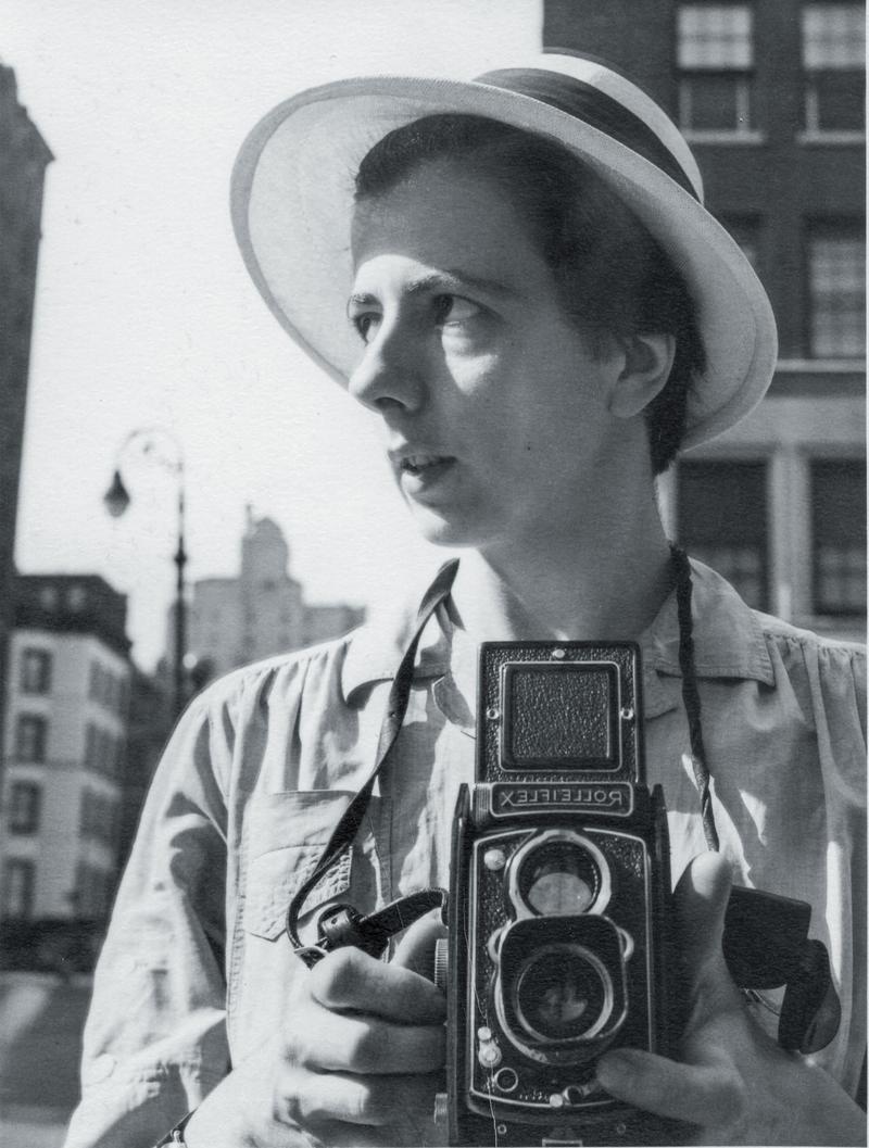 薇薇安．邁爾與她的祿萊福萊相機，自拍像，紐約，1954年。（攝影／薇薇安．邁爾；照片提供／黑體文化）