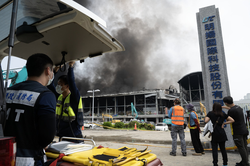 屏東明揚工廠爆炸24小時，4消防員殉職105傷，揭廠房工安與消防職安缺失
