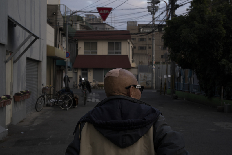 露宿者之間時有打鬥，五勞七傷在所難免。（攝影／高仲明）