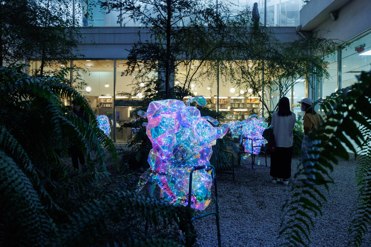 沈柏逸／世界可以忽然什麼都沒有：2023台北雙年展《小世界》的尺（恥）度政治- 報導者The Reporter