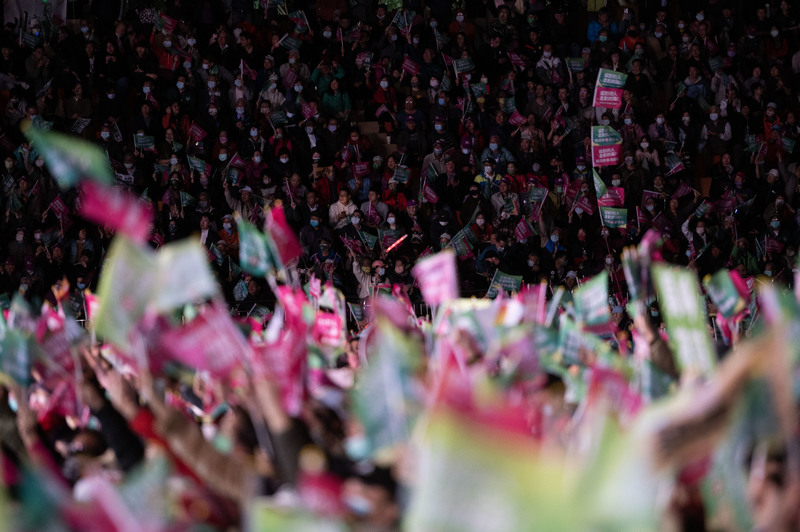 「新台灣人」陳健民的台灣民主體驗：香港議題不再重要，含淚投票民進黨；台灣是成熟民主社會，但擔憂對中共認識不清