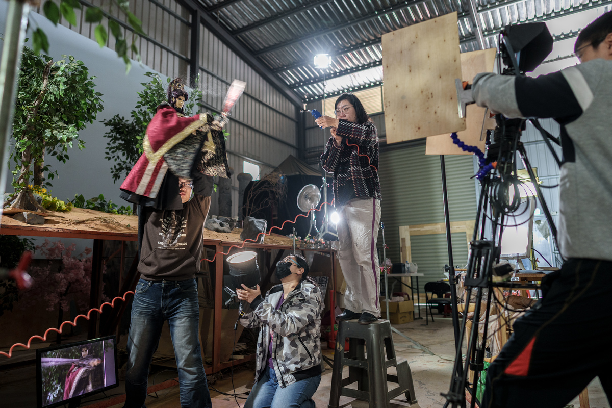 [其他] 走進竹科園區裡的布袋戲攝影棚，一個「