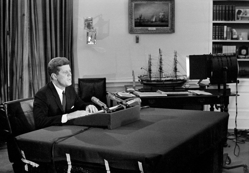 那紙差點成真的古巴飛彈危機「開戰布告」：關於甘迺迪講稿捉刀者的奧祕