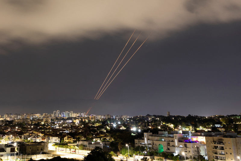 伊朗空襲以色列：300枚導彈無人機突襲，以伊首度正面衝突不再玩代理戰爭