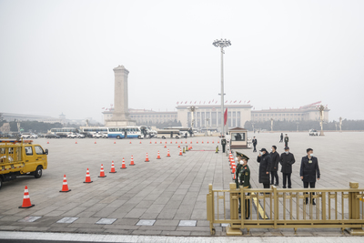 王宏恩/伸出如來佛的手掌心──讀《從經濟發展到民主》
