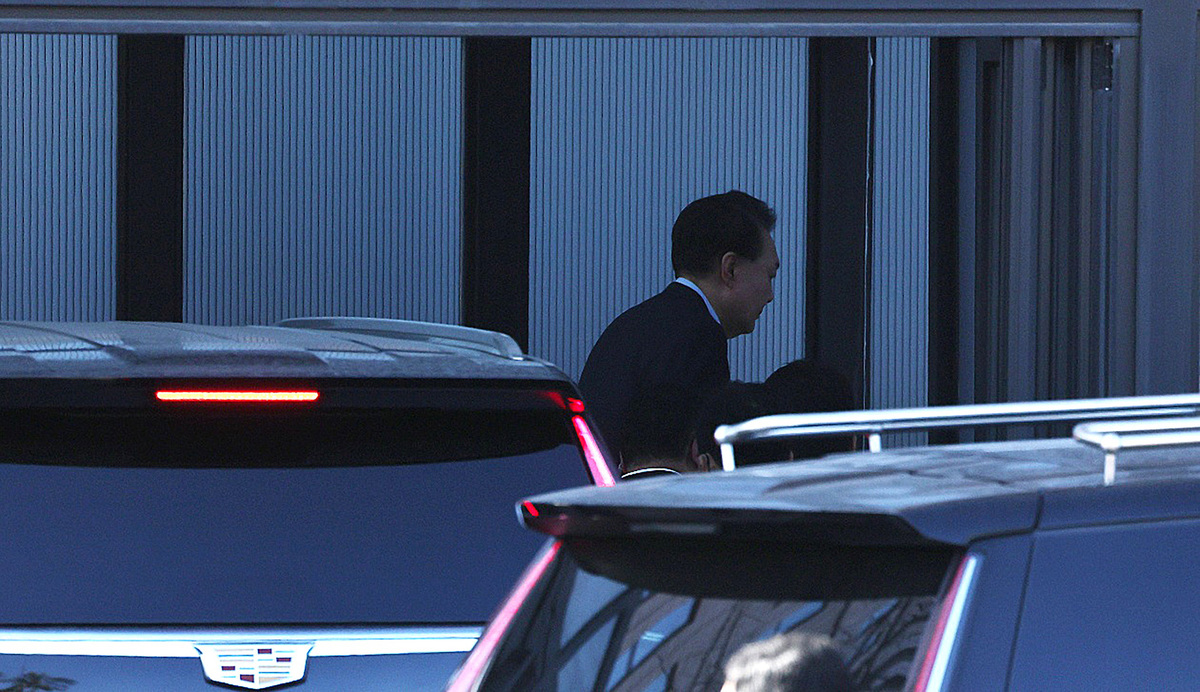 Hello World】戒嚴風暴43天後：尹錫悅成韓國史上首位被捕現任總統，政壇重返朝野對抗- 報導者The Reporter