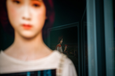 汪正翔／「照片」還是「影像」？《時代劇場》影像展如何定義當代攝影的疆界