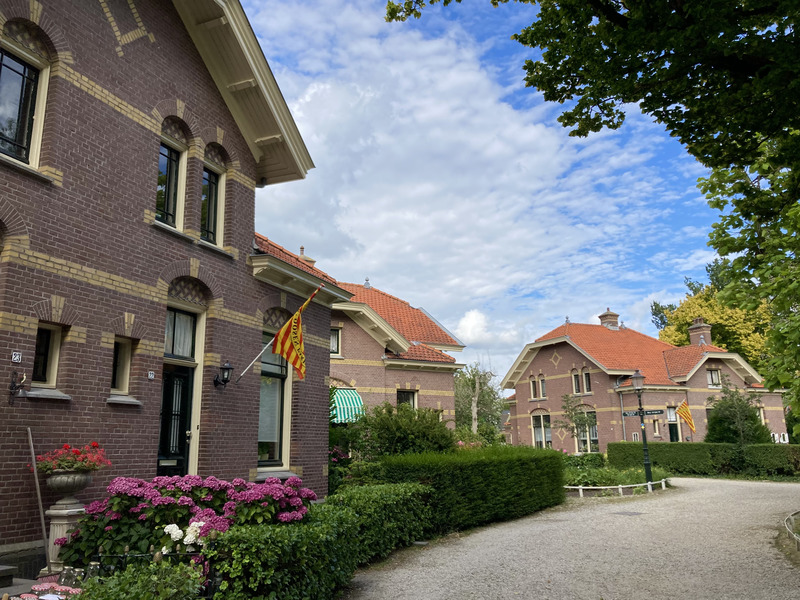 Snouck van Loosenpark社區一隅。(圖片來源/李沛恩)