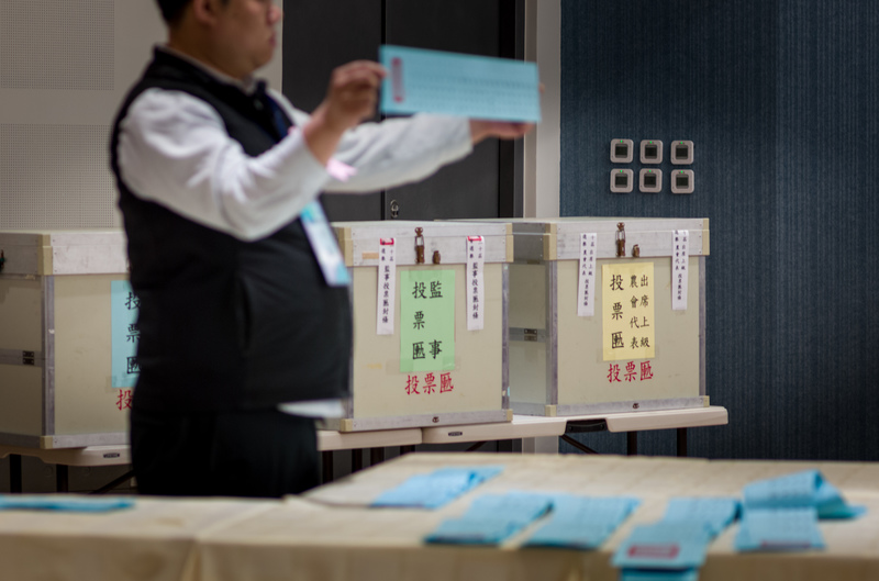 全國農會的選舉是採取間接又間接的制度:基層農會選出代表出席縣市農會,再由其選出代表出席全國農會;全國農會代表開會選出理監事,由理事會確認理事長,最後再由全國農會的理事長聘任總幹事。(攝影/黃世澤)