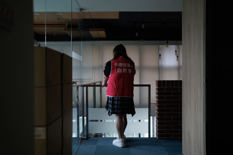 理債，為了重整生命──她們協助「想還卻還不出來」的人，脫離借款漩渦