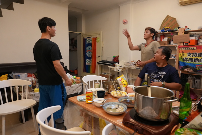 三人同時也是彼此在無家者時期認識的好友。（攝影／巫致潔）