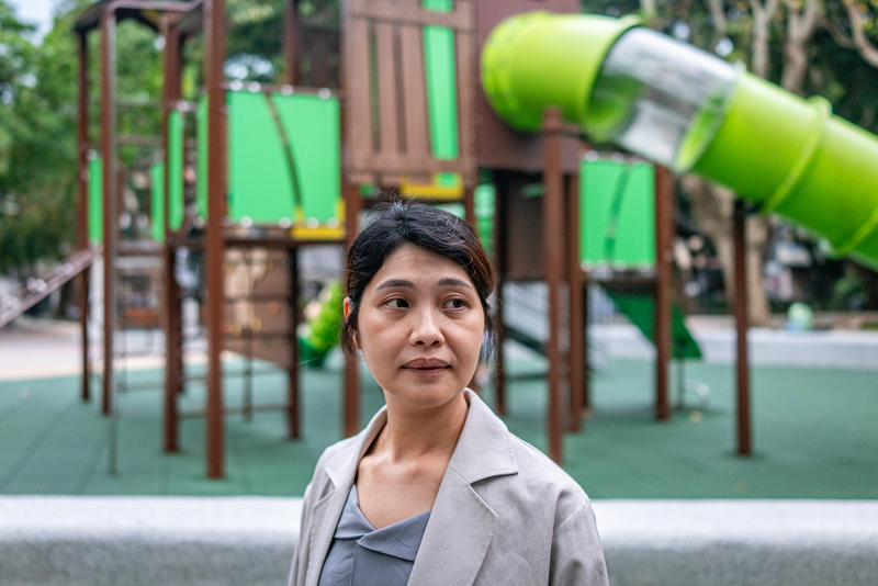 一路陪伴安置機構、逆境少年的CCSA社工部主任丁子芸發現,年輕世代的職場觀念轉變,自由工作者、部分工時的「非典型工作」更具吸引力;家庭支持力不足的少年,更傾向不斷轉換工作,搏得高薪。(攝影/陳曉威)