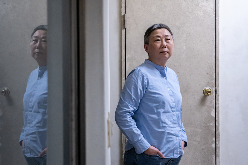 投入少年司法工作27年的台北地院主任調查保護官王以凡,在少年種種脫序、衝動行為背後,看見童年創傷的印記。(攝影/陳曉威)