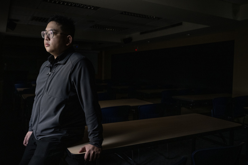 反課綱運動要角、台中一中學生陳建勳回顧10年前,坦言當年運動消耗太多熱情,自己和很多夥伴都因此提前對公共參與失去動力。(攝影/楊子磊)