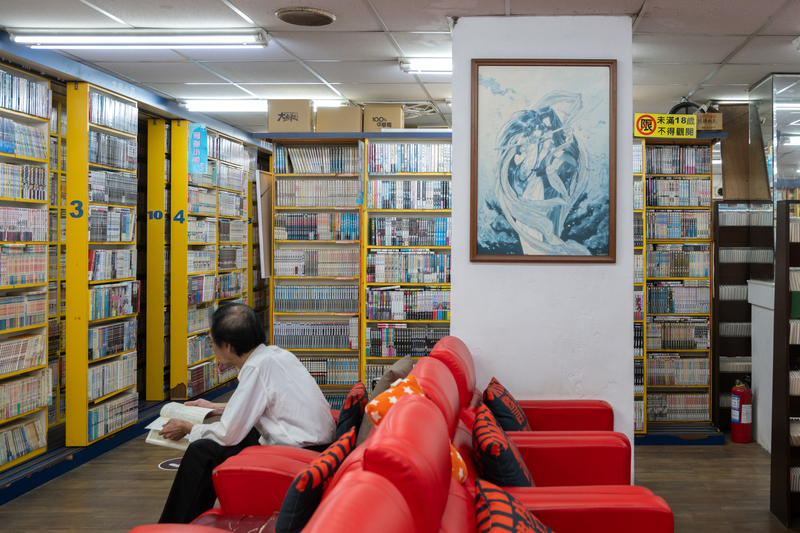 漫畫小說租書店曾是大眾文化的傳播據點。台灣一度有高達4,000多家租書店,然而紙本閱讀逐年沒落,目前僅餘250多間。(攝影/謝佩穎)