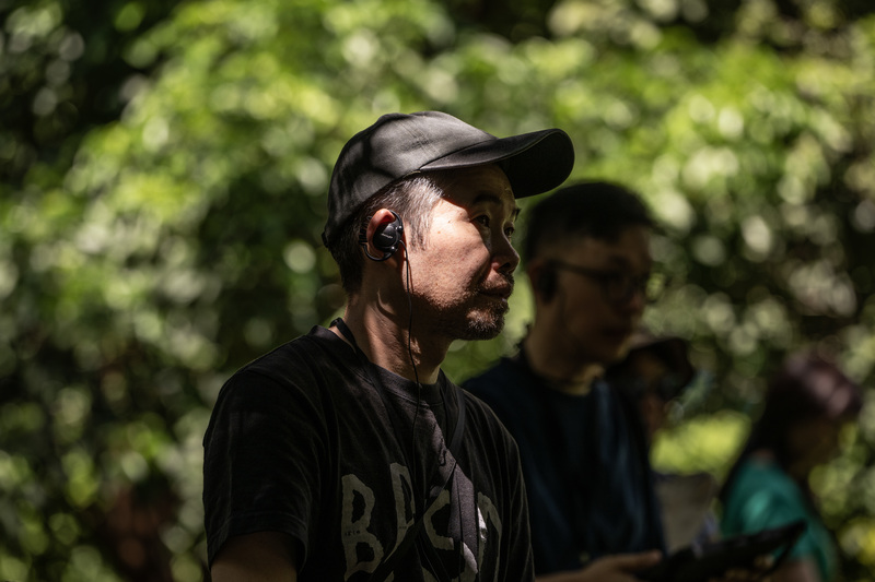 菅原直樹從照服員的工作經驗發展出遊走式劇場的形式，2025年9月在台灣的三峽與萬華兩地上演。（攝影／楊子磊）