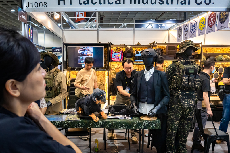 中國情報機構在台布建人脈網的方法，正劍指可能接觸現役軍警的民間人士，或容易產生利益往來的組織。圖為2023年台北國防工業展，非報導中當事人。（攝影／陳曉威／資料照片）