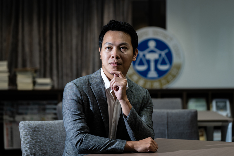 台北地方法院法官許凱傑發現法律、國家安全兩者容易產生矛盾，他為此常出國取經，參加司法學術會議。（攝影／陳曉威）