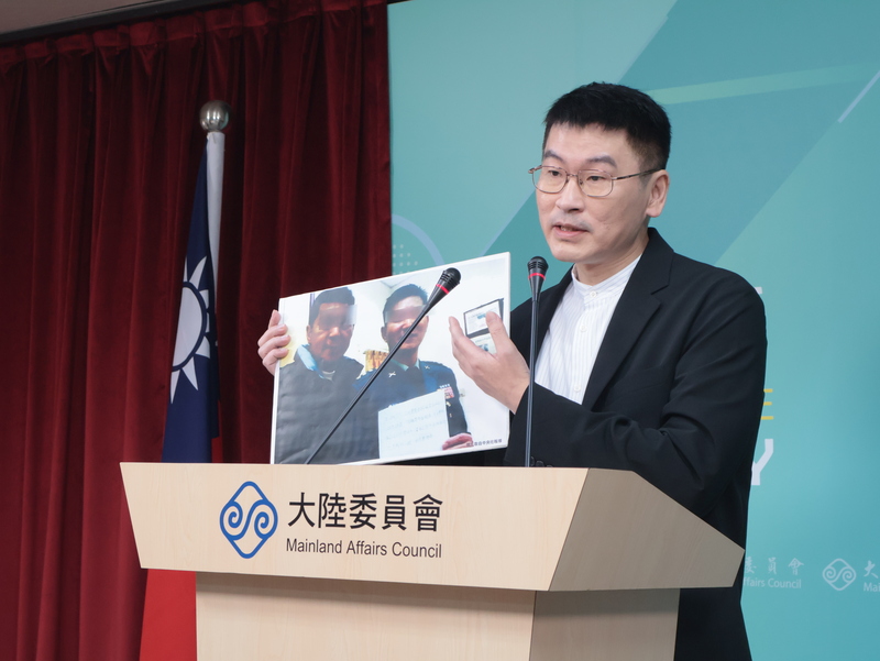 我國大陸委員會副主委梁文傑，曾向媒體解釋「前陸軍上校向德恩」共諜案的判決細節，他認為該案處罰不足，並主張應修法納入更多犯法行為、提高刑期。（攝影／李雅雯／中央社）