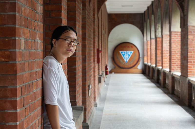 建中共產黨創辦人農夫樹直言,該黨成立初衷的確是為了吸引關注,但組織後續卻成為推動建中校園學生自治和學生政黨修法的嘗試。(攝影/蔡昕翰)