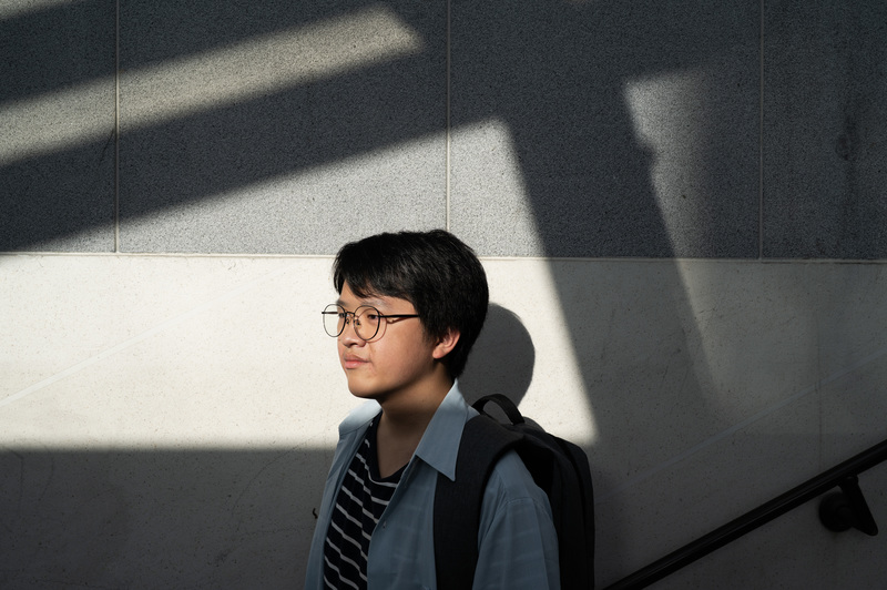 板中裙眾聯萌創黨成員黃少寰,現已從高中畢業,但他一手創辦板中內的學生政黨,就是希望讓各種聲音在校園裡碰撞交流。(攝影/楊子磊)