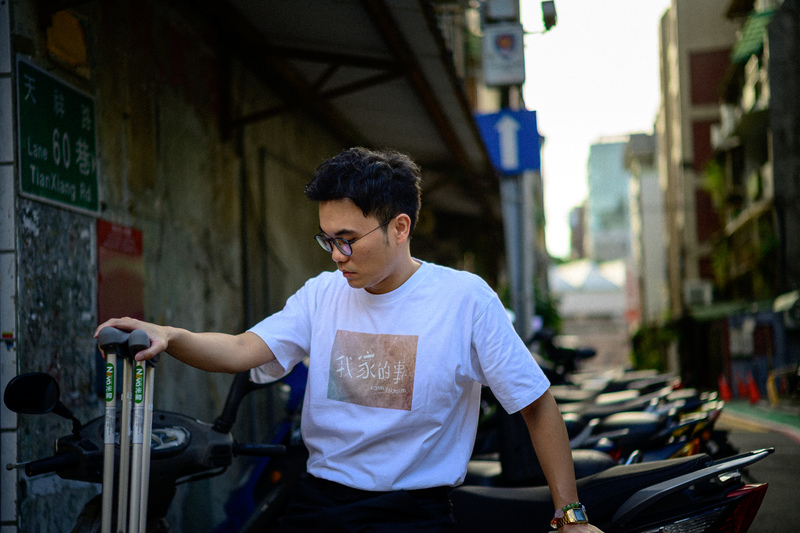 在潘客印的家庭電影裡,他希望觀眾能夠看到的不只是他的家庭書寫,也能看見自己的家庭故事。(攝影/黃世澤)