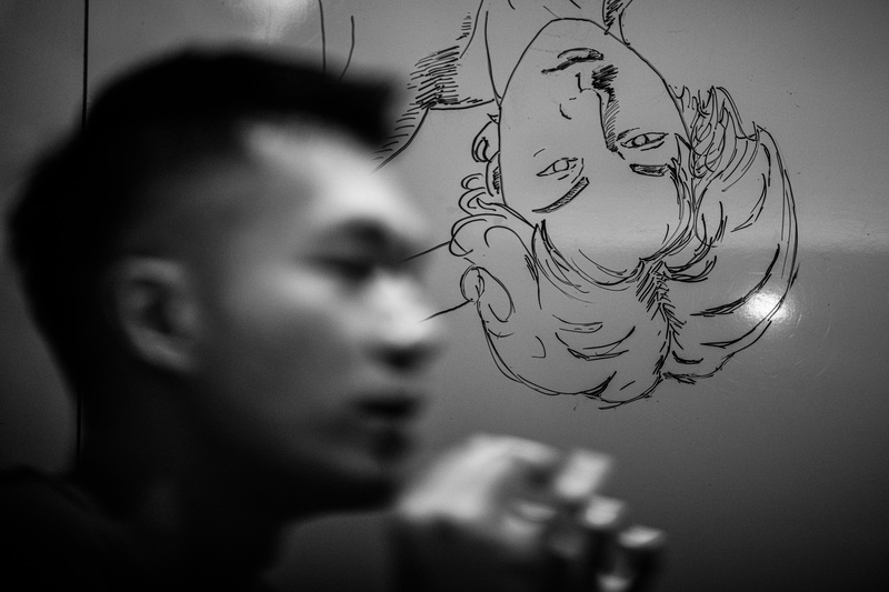 What's in a name? 李駿碩在《眾生相》劇本玩借名約炮的趣味。不斷扮演他人的過程中,或許更接近真實的自我。(攝影/楊子磊)