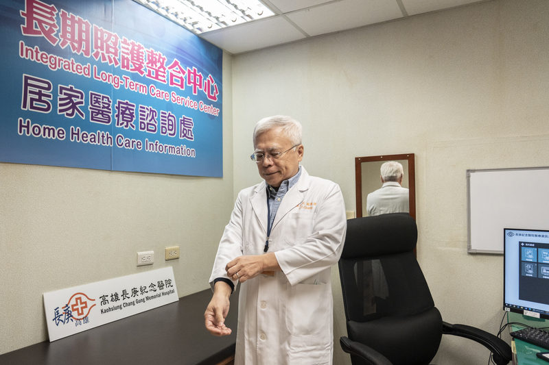 出院準備是長照的起跑點,多年負責出院準備業務的張谷州醫師認為,出院準備能否做的順暢,第一關就是不同科別醫師對長照制度理解。(攝影/陳曉威)