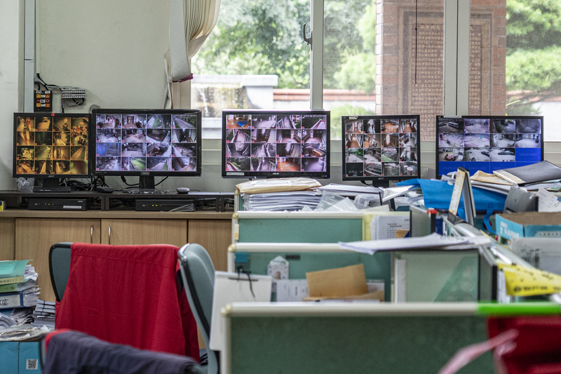 為保障住民與機構雙方權益,長照住宿機構的公共空間裝滿監視器。圖非報導指涉機構。(攝影/陳曉威)