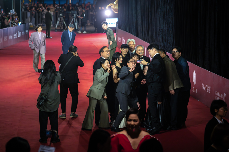 國際名導李安可謂近年金馬獎的定心丸。後方左1為本屆評審林嘉欣、左2為本屆評審團主席廖慶松。(攝影/謝佩穎)