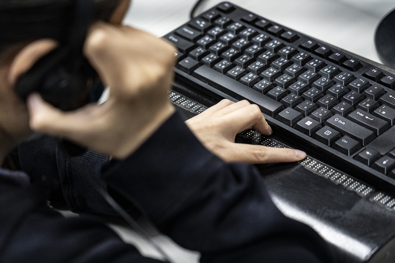 現行採購法規、無障礙標章制度下，台灣政府、學校內部系統的數位無障礙落實，仍有漫長的路要走。圖非文中指涉單位。（攝影／陳曉威）