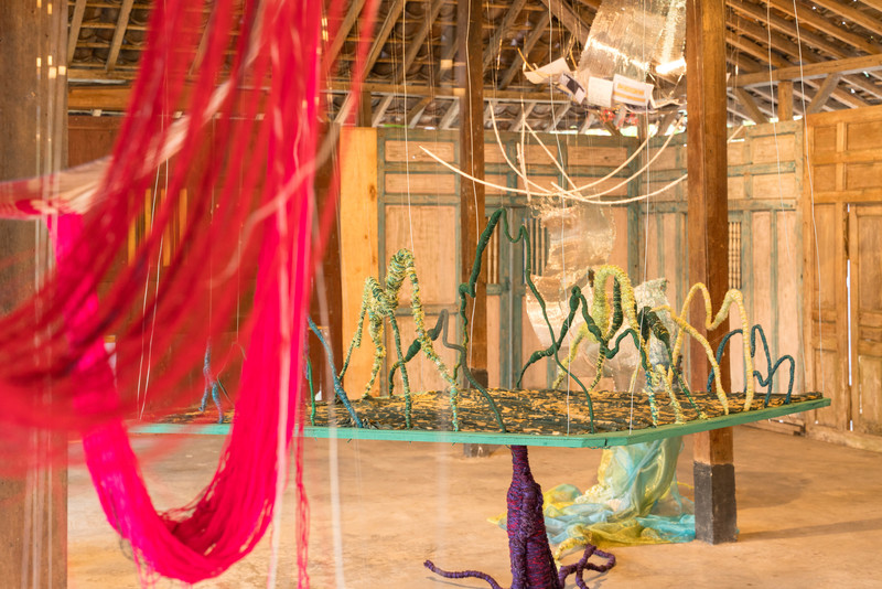 Yuma Taru（尤瑪・達陸）與野桐工坊作品「知識如山・文化如根」。（照片提供／日惹雙年展基金會）