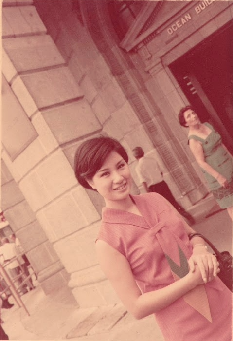 楊麗花的時裝造型，圖為1969年赴新加坡參與慈善演出。（圖片提供／楊麗花）