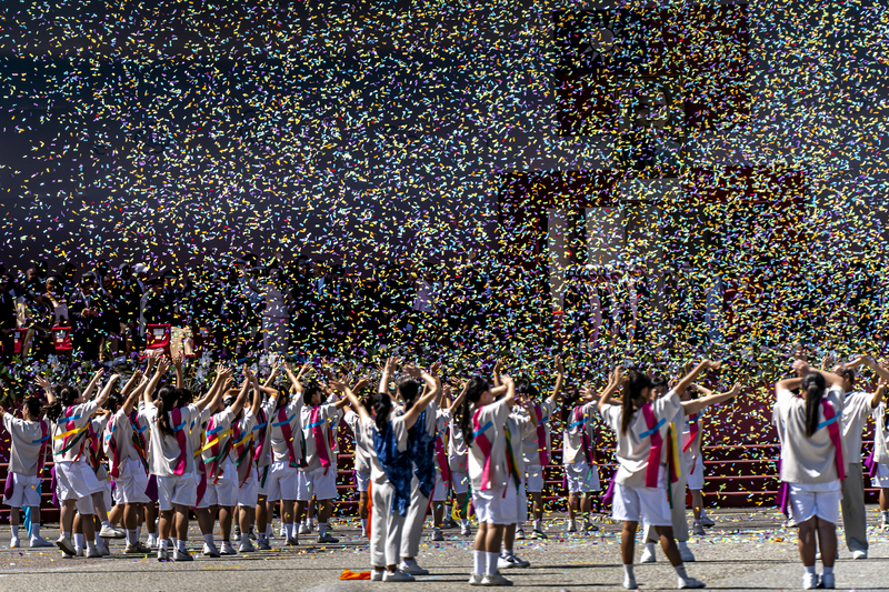 今年國慶大會尾聲，在總統府廣場施放的繽紛紙花。（攝影／陳曉威）