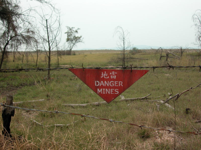 攝於2005年，這裡是古寧頭慈堤附近的海岸，拉起了鐵絲網、布署了地雷。（攝影／李根政）