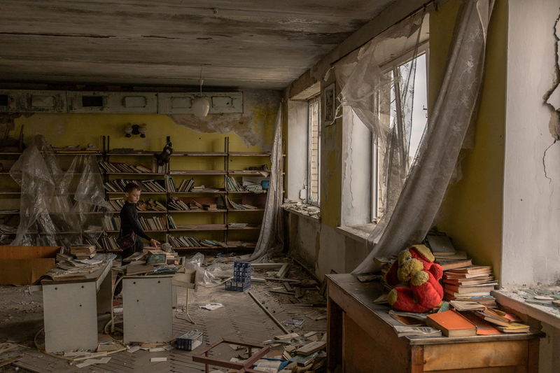 房慧真／斷垣殘壁、灰飛湮滅中的文化接棒──讀《直視戰爭的女人》