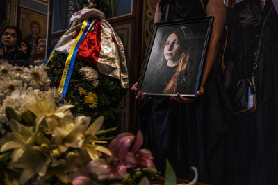 房慧真／斷垣殘壁、灰飛湮滅中的文化接棒──讀《直視戰爭的女人》