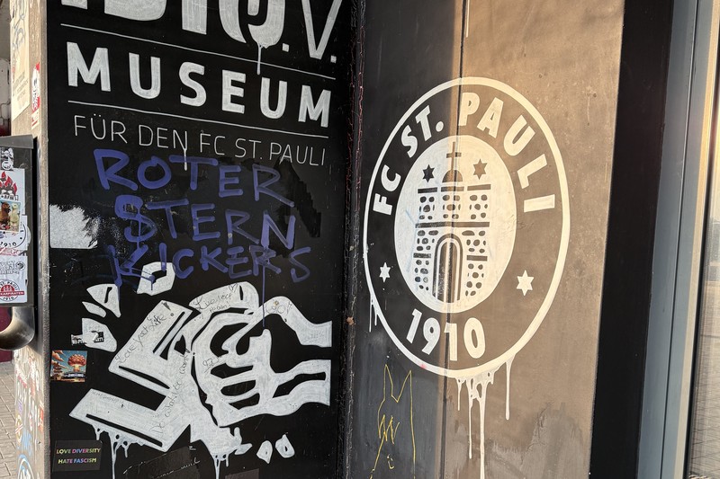 不同於其他球隊展示隊史榮光的策展，聖保利球隊博物館的空間，大部分都在敘說著他們與社區的故事與歷史。（攝影／陳子軒）