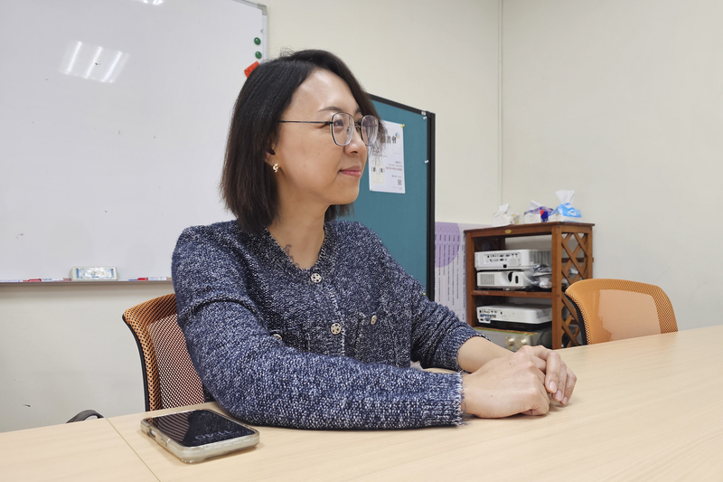 清大性平會副主委陳芷凡上任後,持續關注承辦人流動率的問題,並設法著手改善工作條件。(攝影/王浚耀)