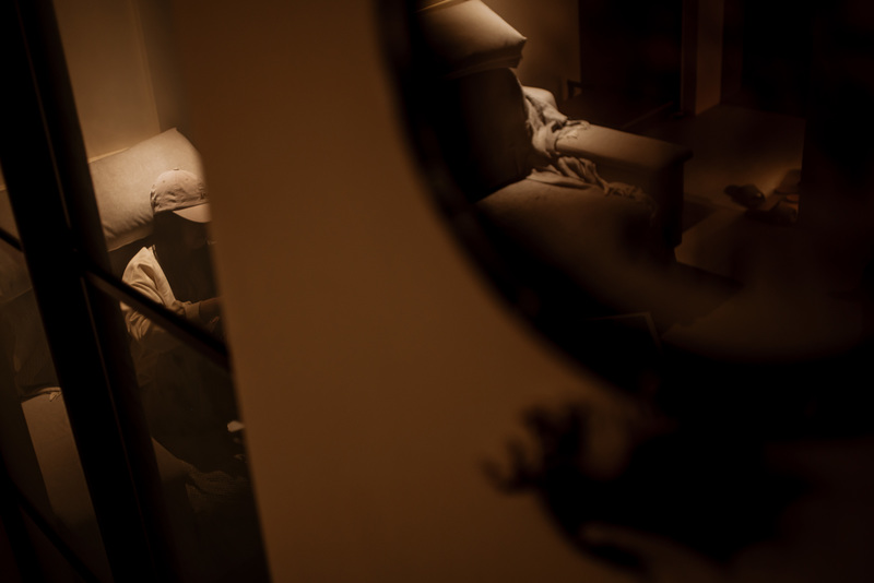 儘管受害者鼓起勇氣向外求助，也不代表就此免受傷害。小花以她向警局報案，卻因不像完美受害者而受到揶揄，與在程序中的受迫經驗，向我們述說求救的重重風險。（攝影／鄭宇辰）