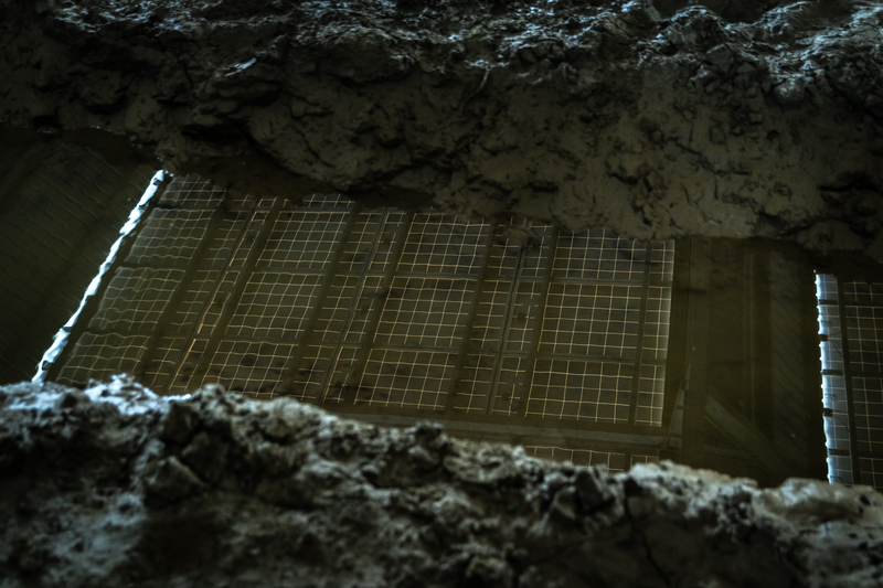 室內養殖被視為台灣漁電共生的重要發展模式之一,但也引發環境與產業轉型的討論。誠新集團所面對的挑戰,不只是一樁企業投資案,更是台灣能源轉型與農業政策能否並行的一場試驗。(攝影/謝佩穎)