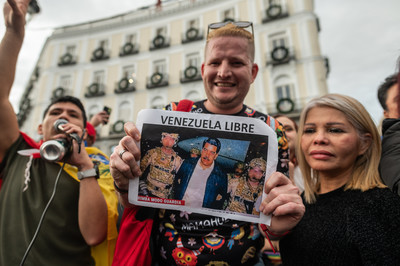 詹育杰/穿西裝的馬杜洛:當AI假圖填補資訊真空,我們如何重建視覺信任?