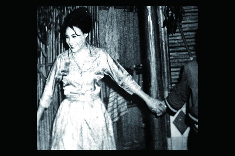 歷經半世紀的黑白照，依然清楚可見一代歌后「派娜娜」、傳奇女伶「高菊花」的動人風采。（圖片提供／野火樂集）