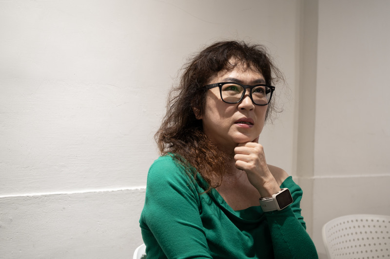 自發現派娜娜並發行專輯後，「野火樂集」創辦人熊儒賢不停講述這些故事，並且再三強調她不是為政治、而是為愛服務的。（攝影／楊子磊）