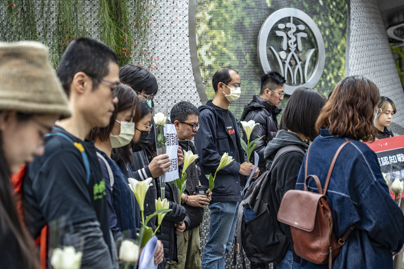 2025年12月24日，來自台灣數個縣市的社工工會代表，在衛福部前召開「政府為剴剴道歉，承擔制度崩壞責任」記者會。（攝影／陳曉威）