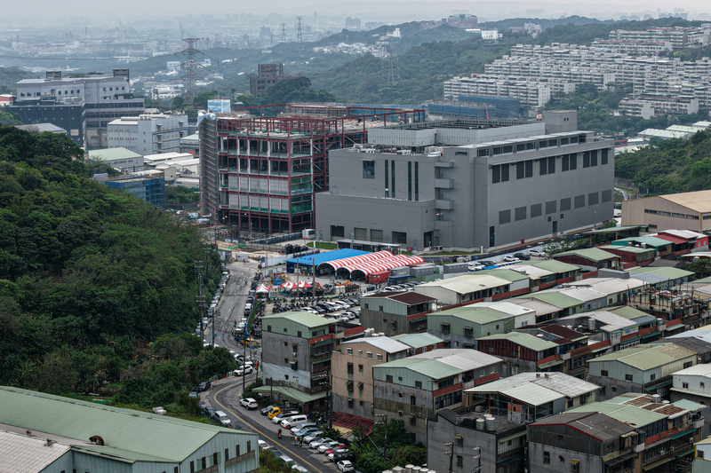 位於桃園龜山的「A-Top新嶺雲端數據園區」，原為閒置多年的土地，如今由外商資料中心進駐建設。（攝影／謝佩穎）